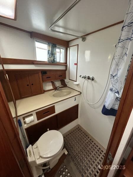 42' Grand Banks guest stateroom head