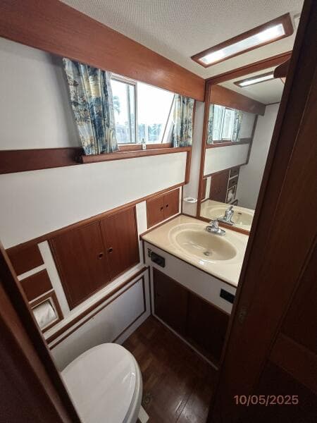 42' Grand Banks master stateroom head