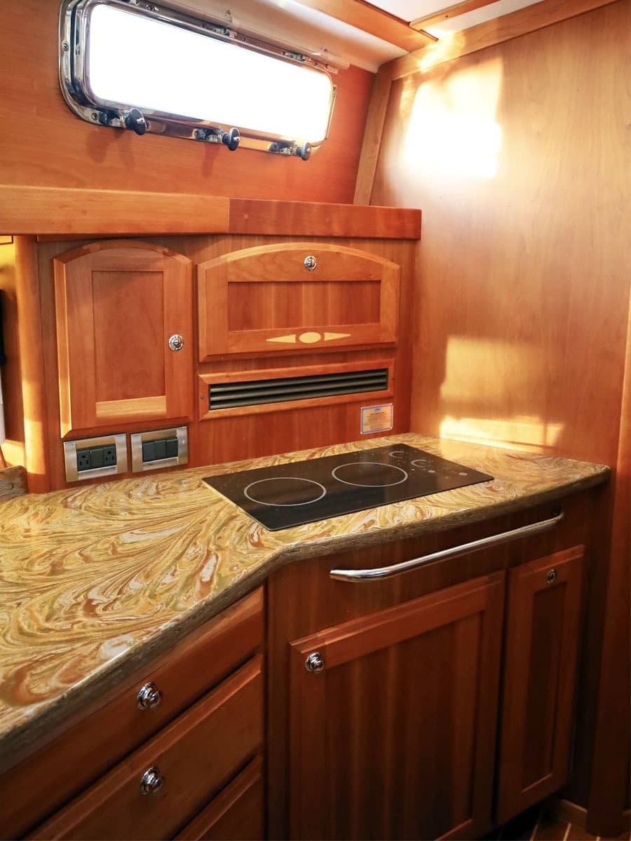 2018 Sabre 48 Flybridge Sedan - Photo 44