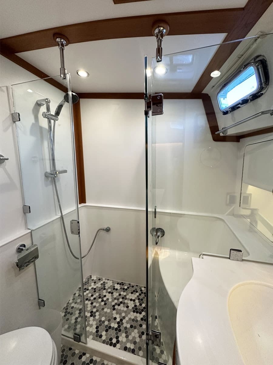 2018 Sabre 48 Flybridge Sedan - Photo 53