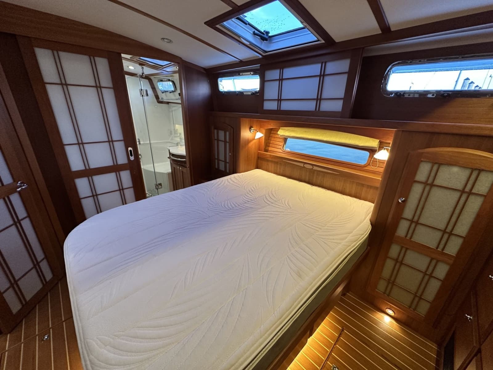 2018 Sabre 48 Flybridge Sedan - Photo 50
