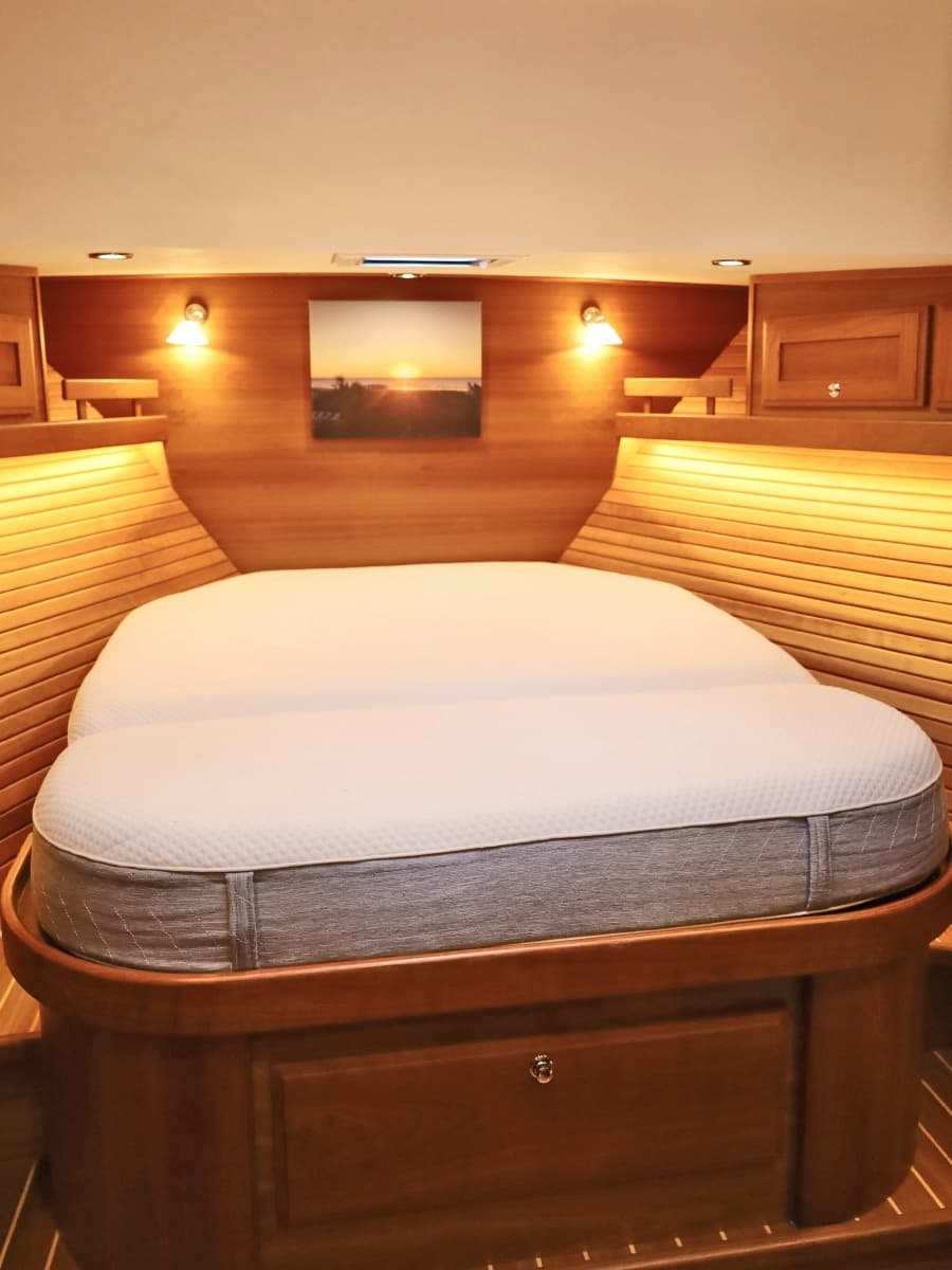 2018 Sabre 48 Flybridge Sedan - Photo 19