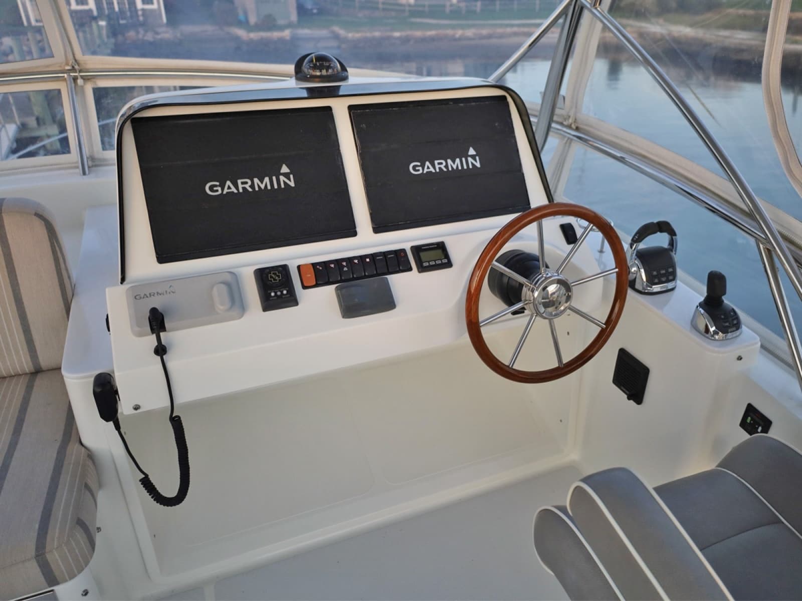 2018 Sabre 48 Flybridge Sedan - Photo 14