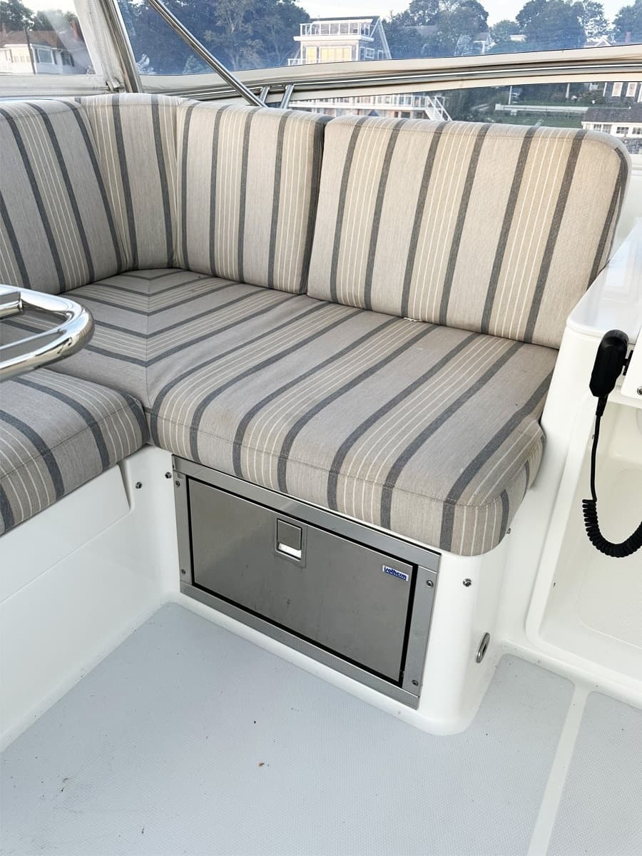 2018 Sabre 48 Flybridge Sedan - Photo 16