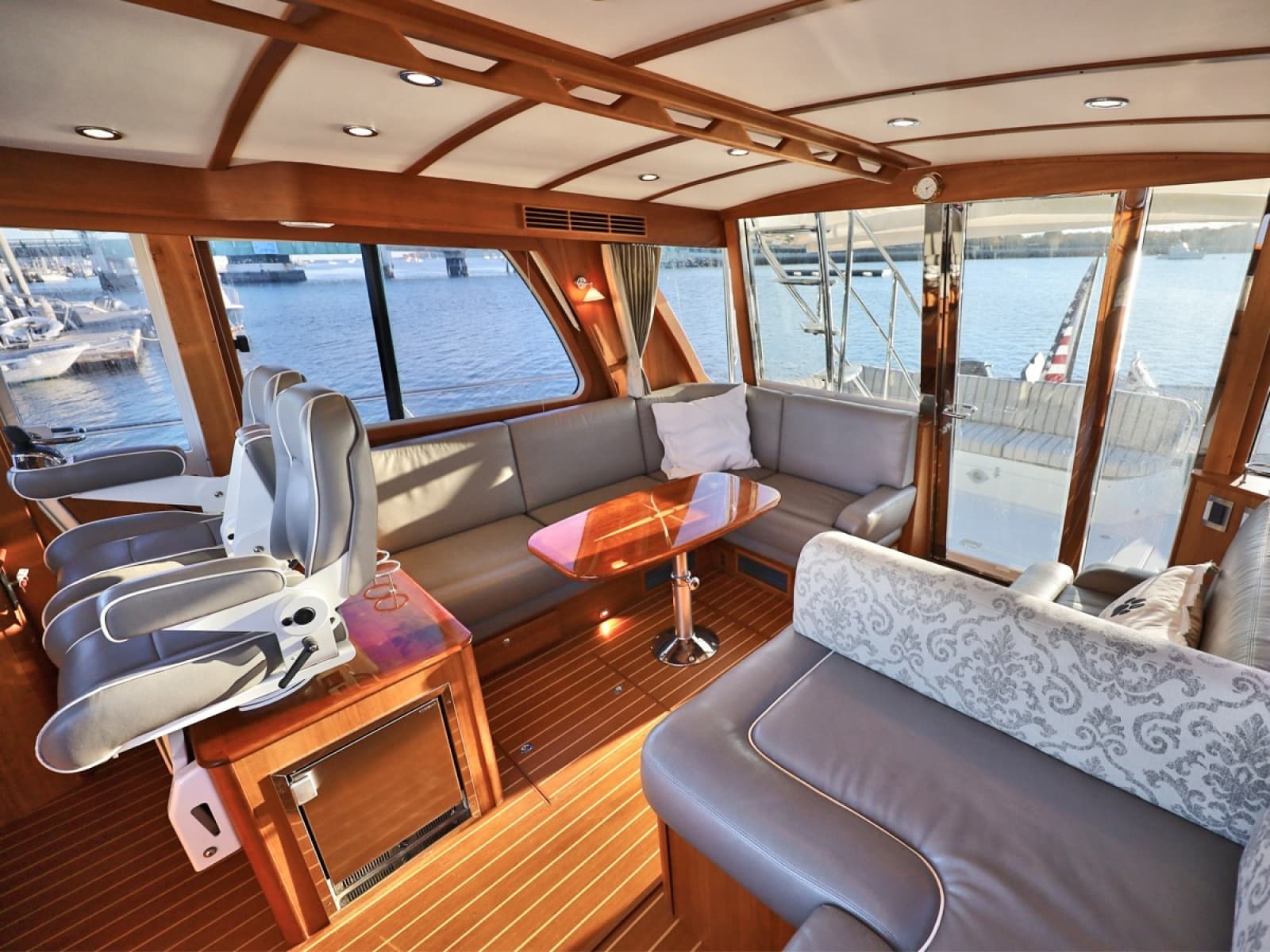 2018 Sabre 48 Flybridge Sedan - Photo 22