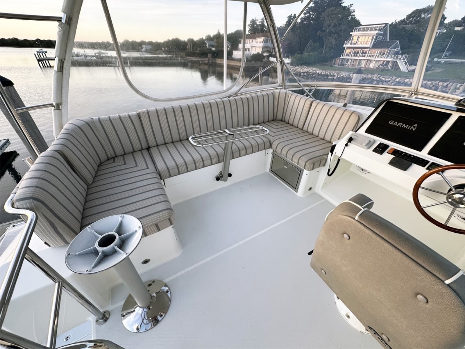 2018 Sabre 48 Flybridge Sedan - Photo 17
