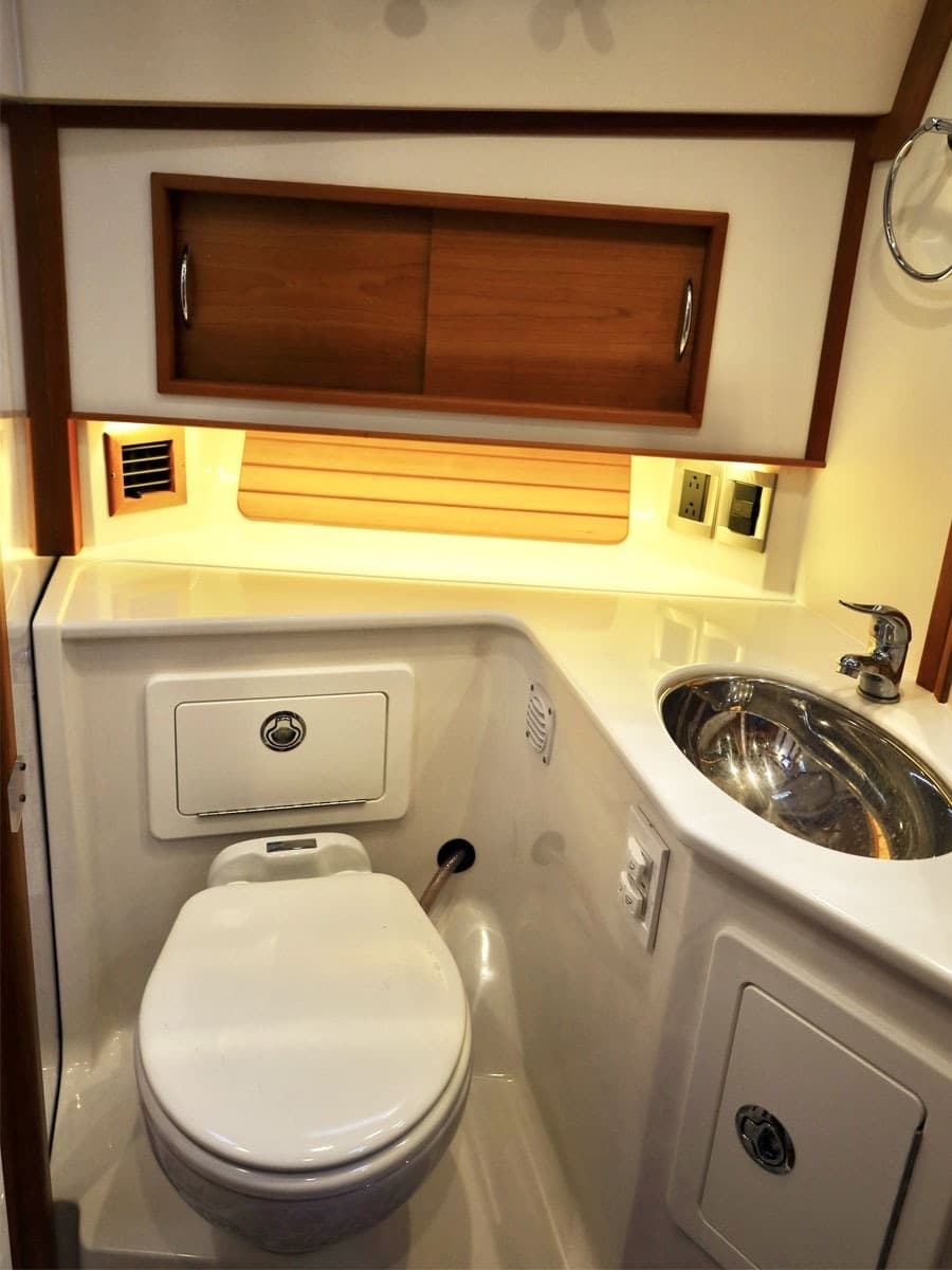 2018 Sabre 48 Flybridge Sedan - Photo 57