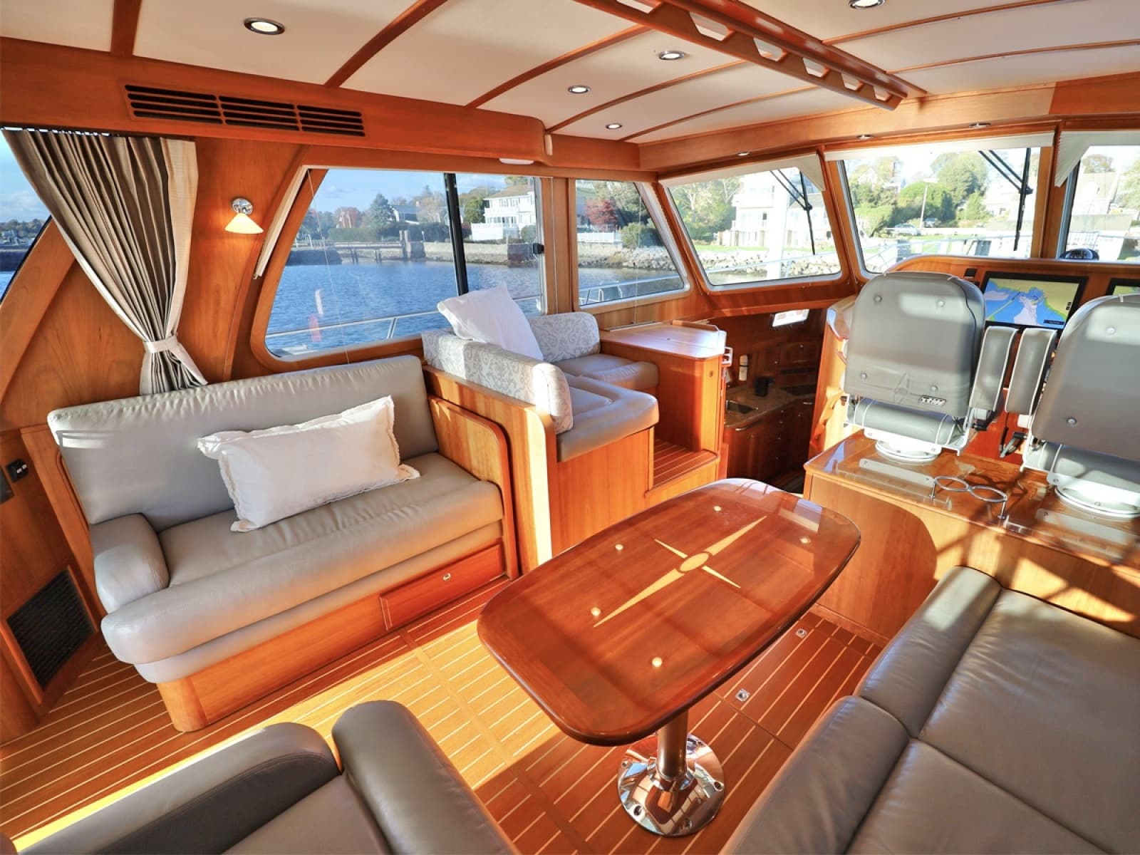 2018 Sabre 48 Flybridge Sedan - Photo 23