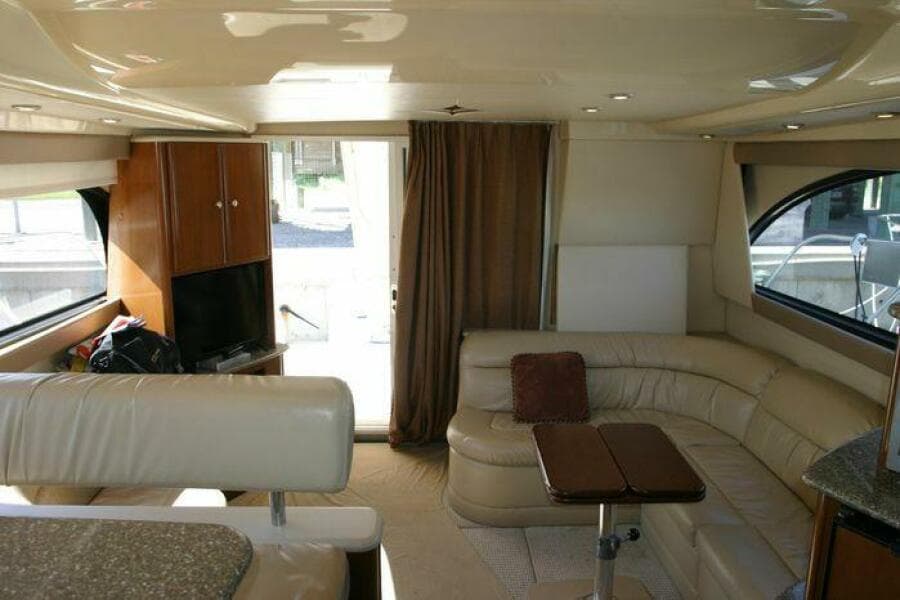 2005 Meridian 411 Sedan