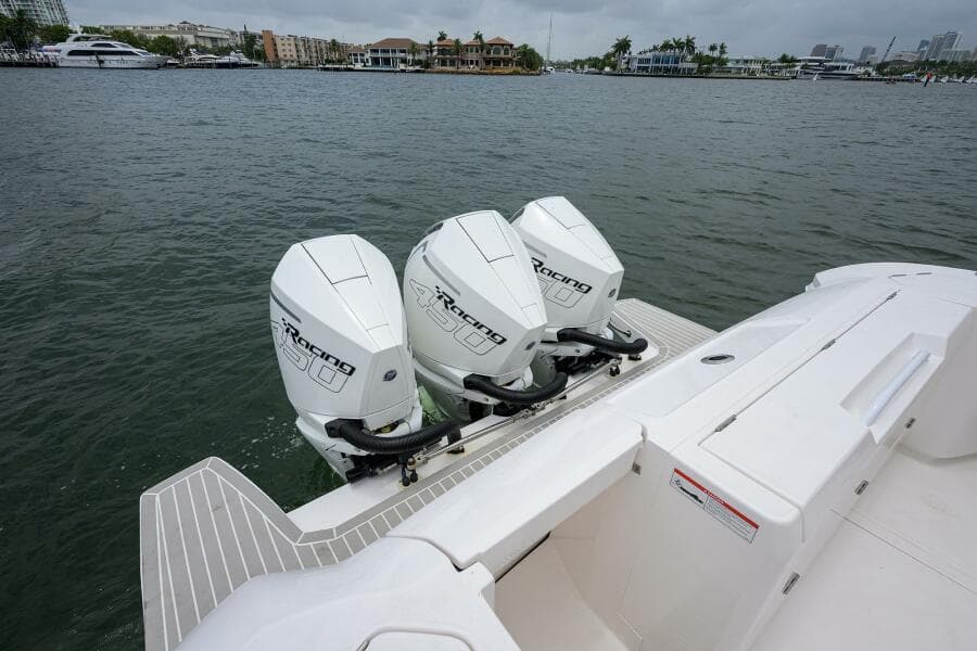 Intrepid 41 - Mercury Engines