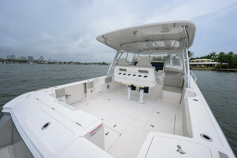 Intrepid 41 - Cockpit