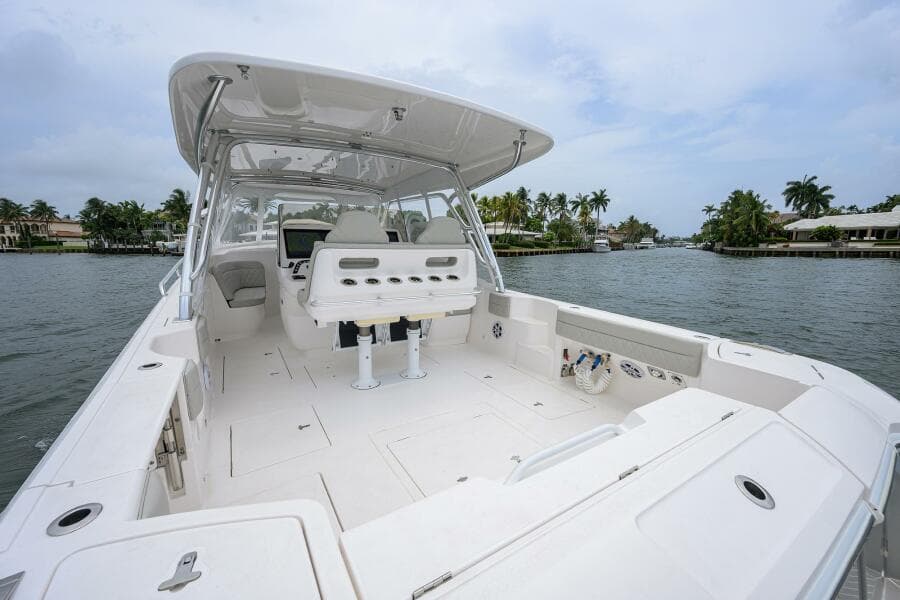 Intrepid 41 - Cockpit