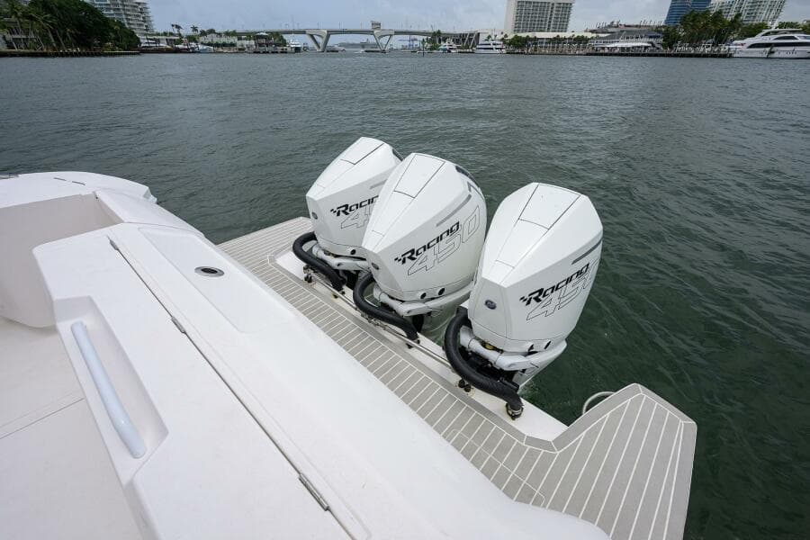 Intrepid 41 - Mercury Engines