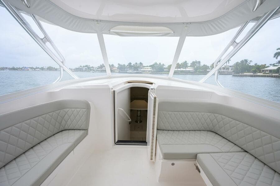 Intrepid 41 - Bow Seating