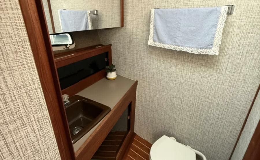 1983 Bayliner 3870 Motoryacht