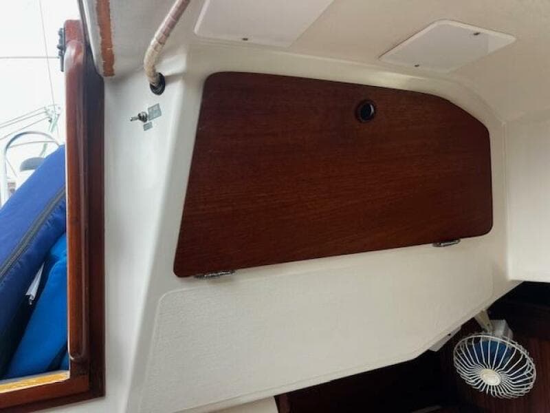 Port hatch aft access