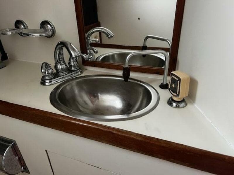 Bathroom sink w/ shower