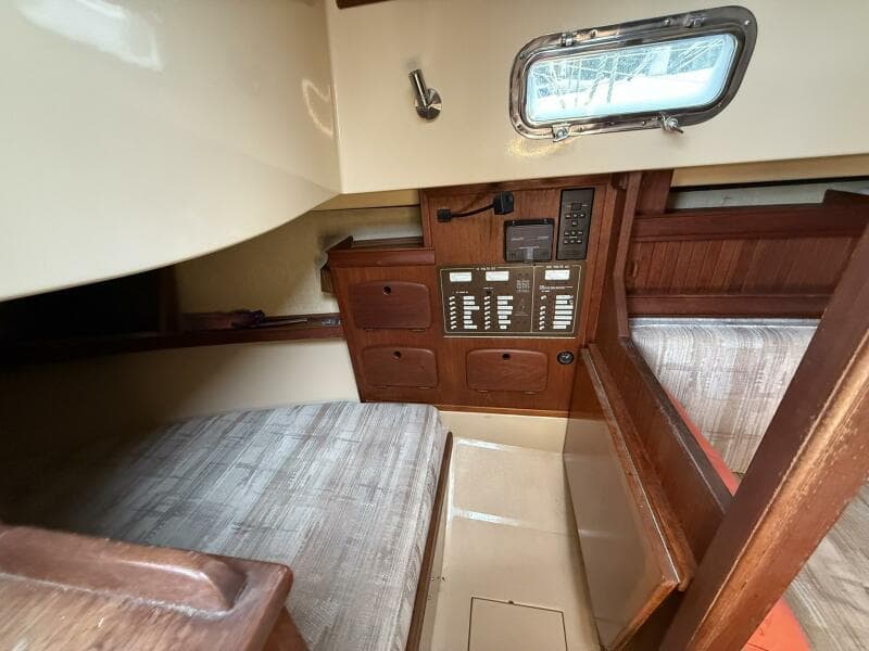 1991 Island Packet IP-29