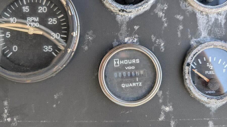 1994 Carver 370 AFT CABIN