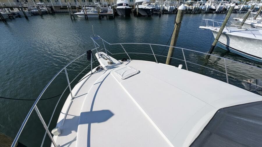 1994 Carver 370 AFT CABIN