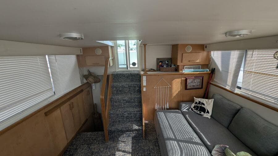 1994 Carver 370 AFT CABIN