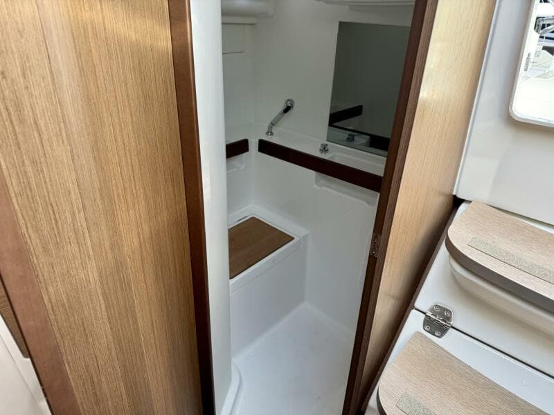 2021 Beneteau 35.1