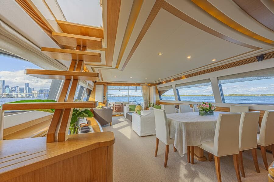 2011 Ferretti Yachts 830