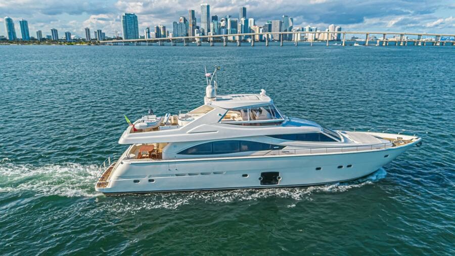 2011 Ferretti Yachts 830