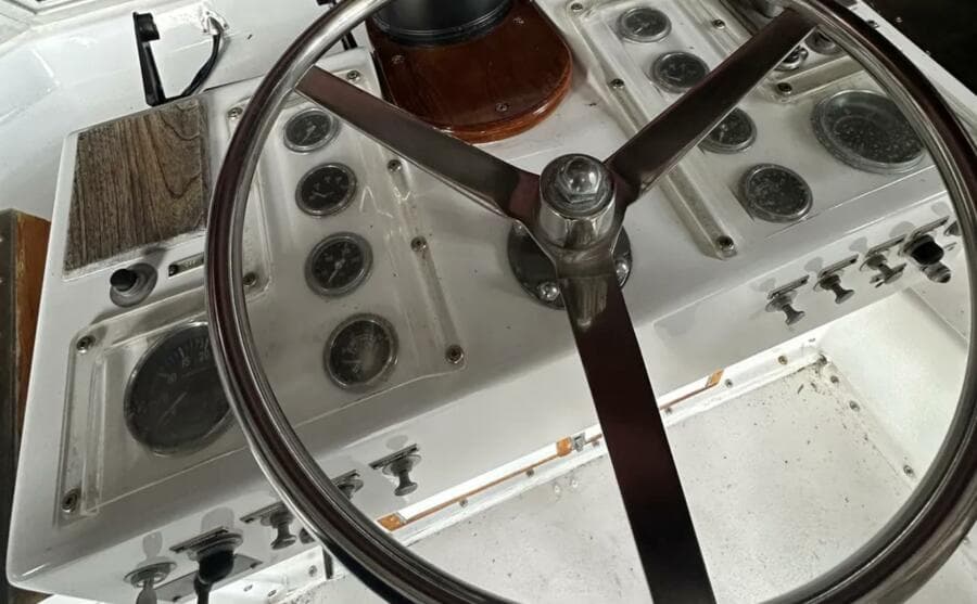 1974 Hatteras 58 Yachtfish