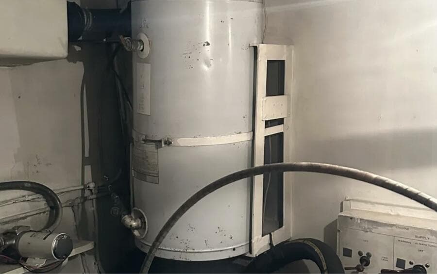 1974 Hatteras 58 Yachtfish