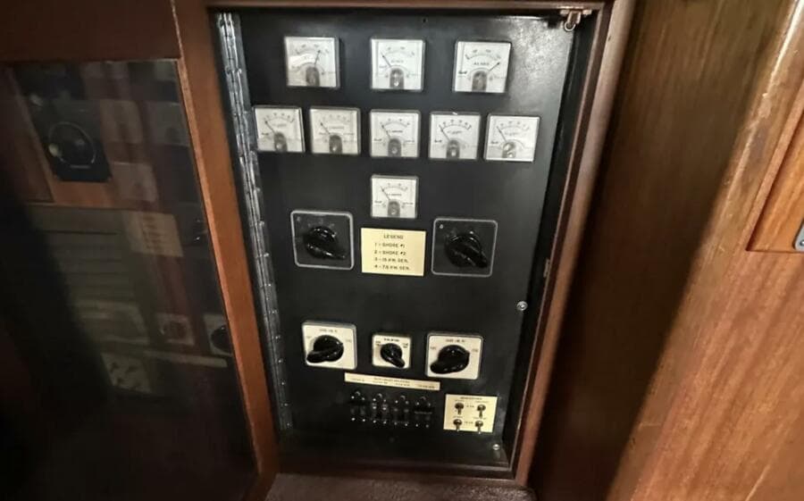 1974 Hatteras 58 Yachtfish