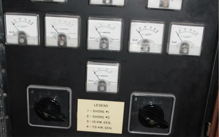 1974 Hatteras 58 Yachtfish