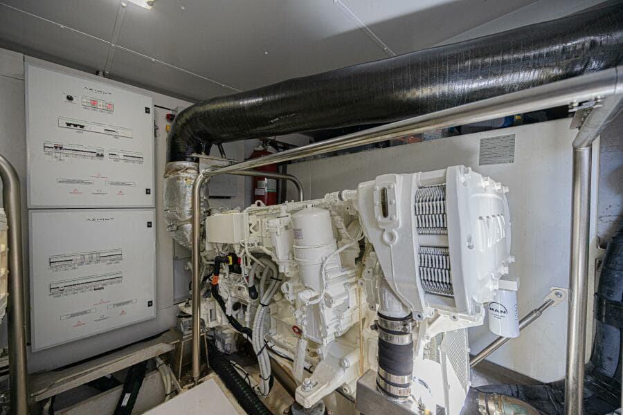 2022 Azimut Magellano 66