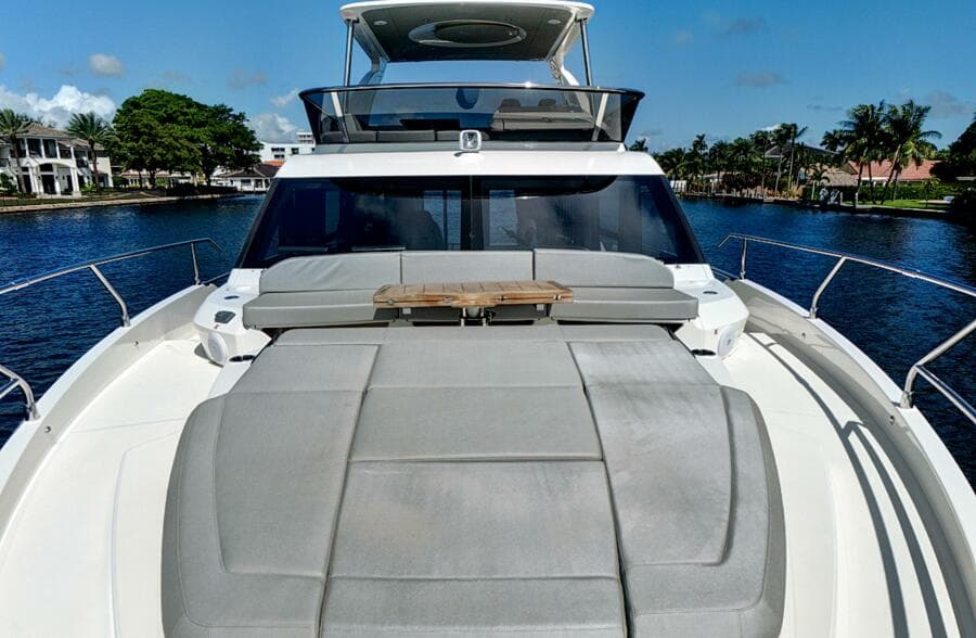 2025 Absolute 52 Fly