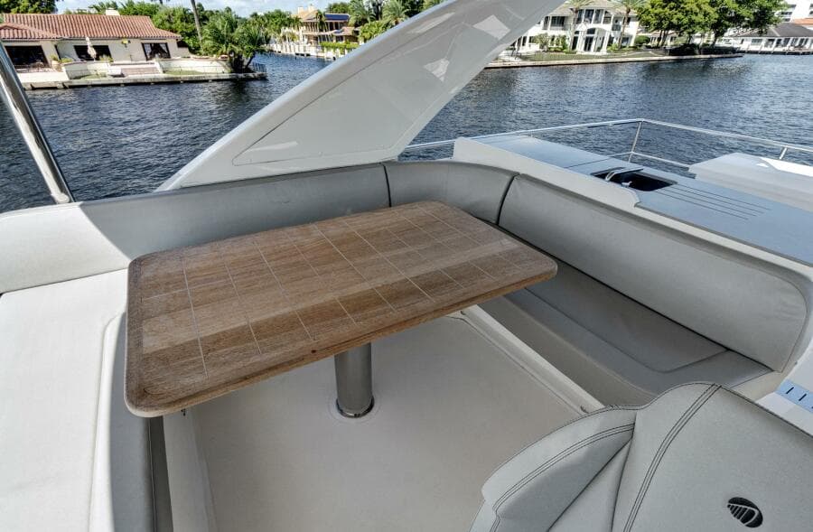 2025 Absolute 52 Fly