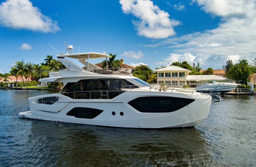 2025 Absolute 52 Fly