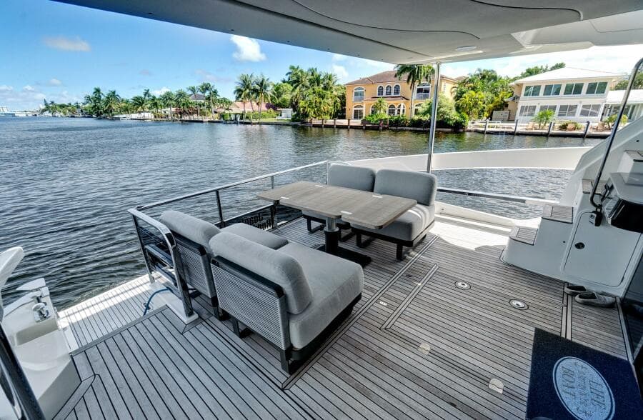 2025 Absolute 52 Fly