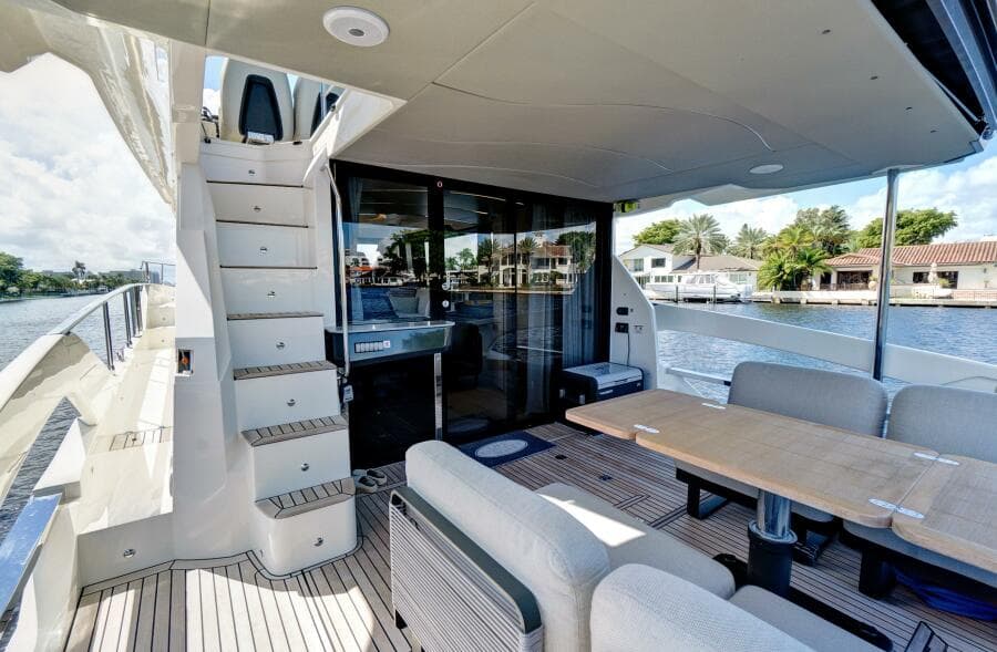 2025 Absolute 52 Fly