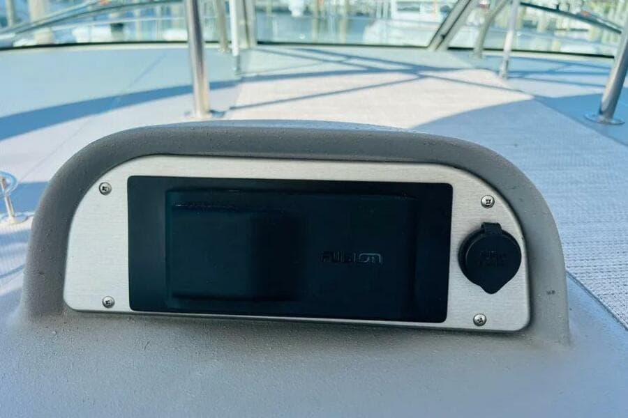 2006 Cruisers Yachts 420 Express