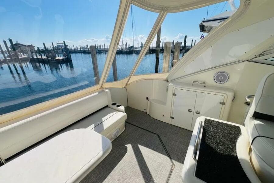 2006 Cruisers Yachts 420 Express