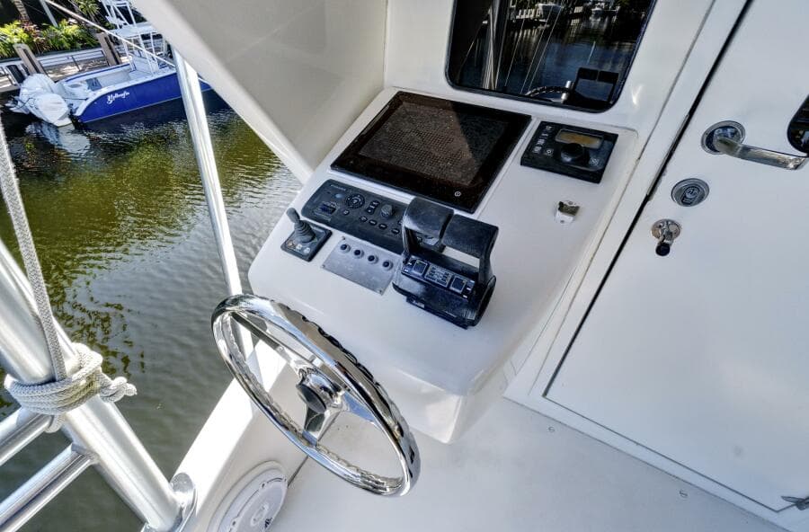 2008 Viking 74 Enclosed Bridge