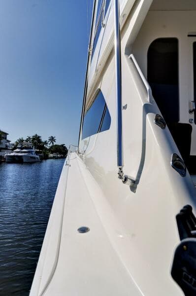 2008 Viking 74 Enclosed Bridge