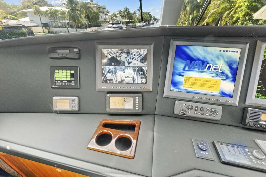 2008 Viking 74 Enclosed Bridge