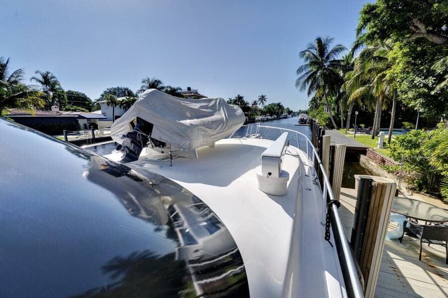 2008 Viking 74 Enclosed Bridge