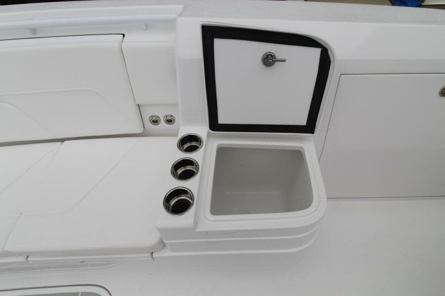 2024 Intrepid Nomad SE