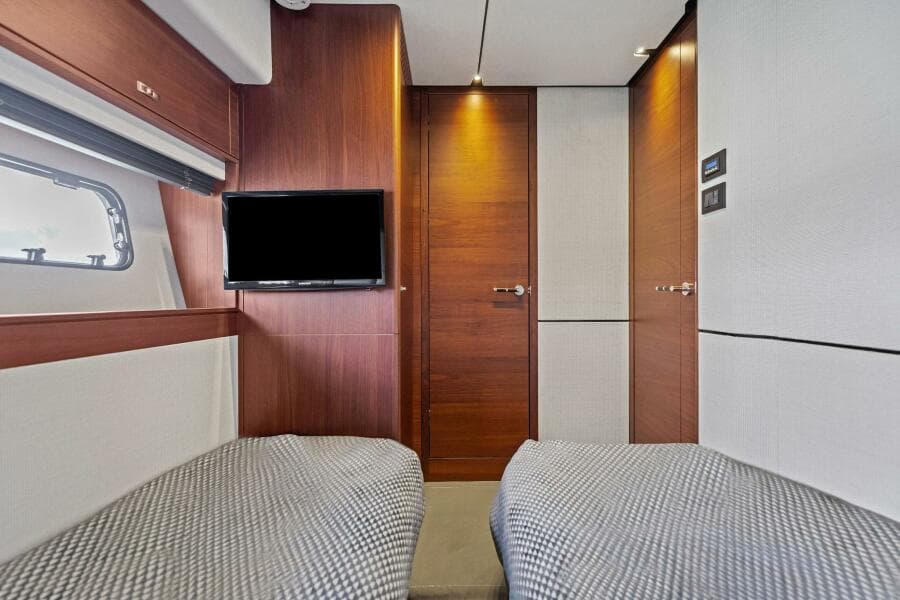 2018 Princess Y75 Motor Yacht