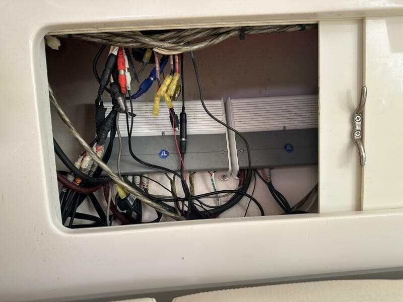 1994 Intrepid 376 Walkaround