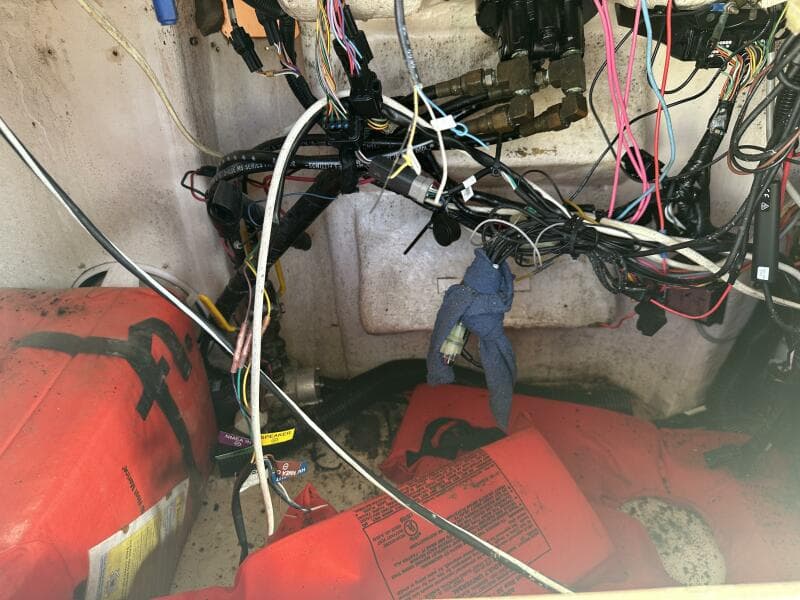 1994 Intrepid 376 Walkaround