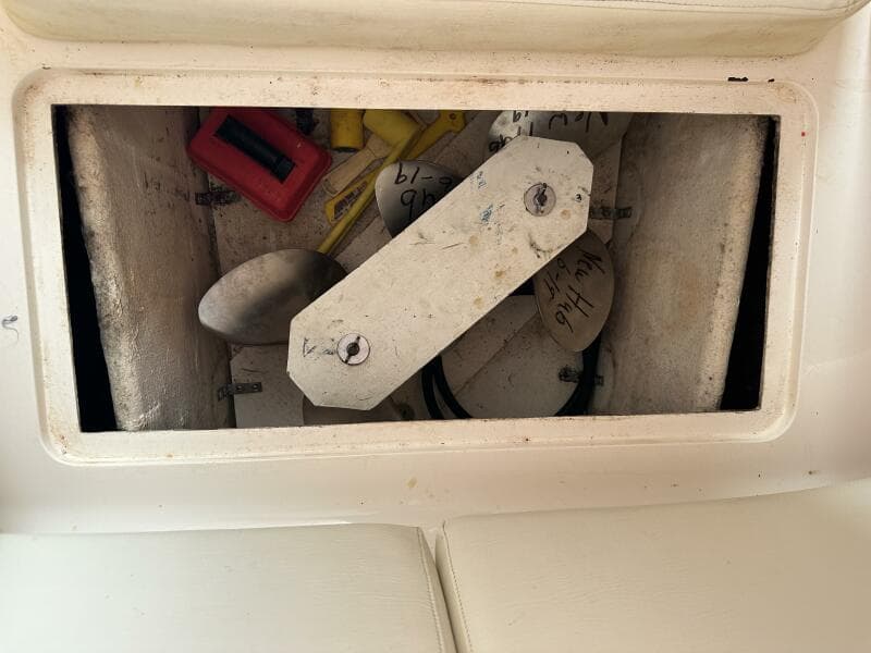 1994 Intrepid 376 Walkaround