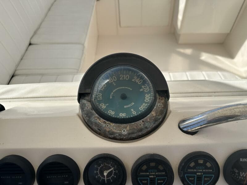 1994 Intrepid 376 Walkaround